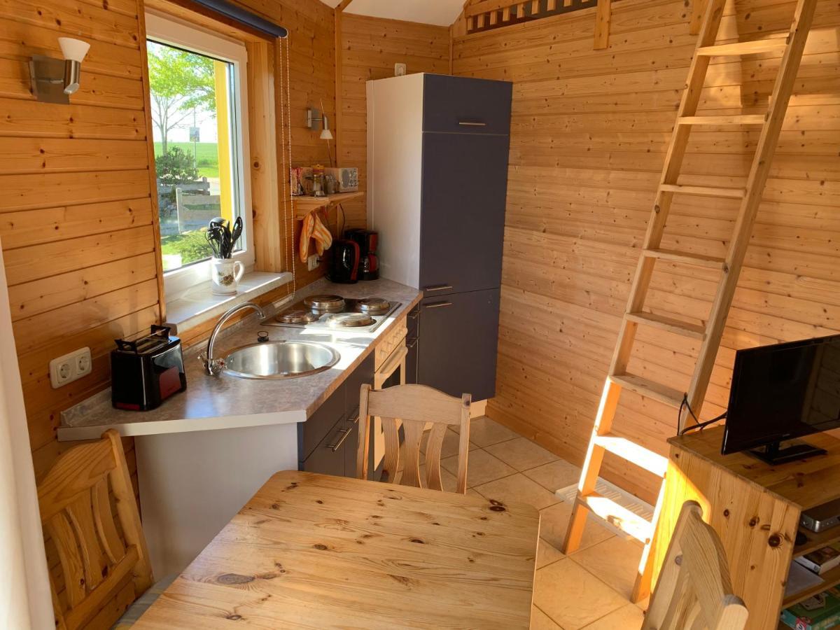 Roter Ostseebungalow Boergerende-Rethwisch